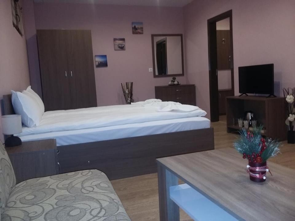 Guest House Ideal 사파레바바냐 외부 사진