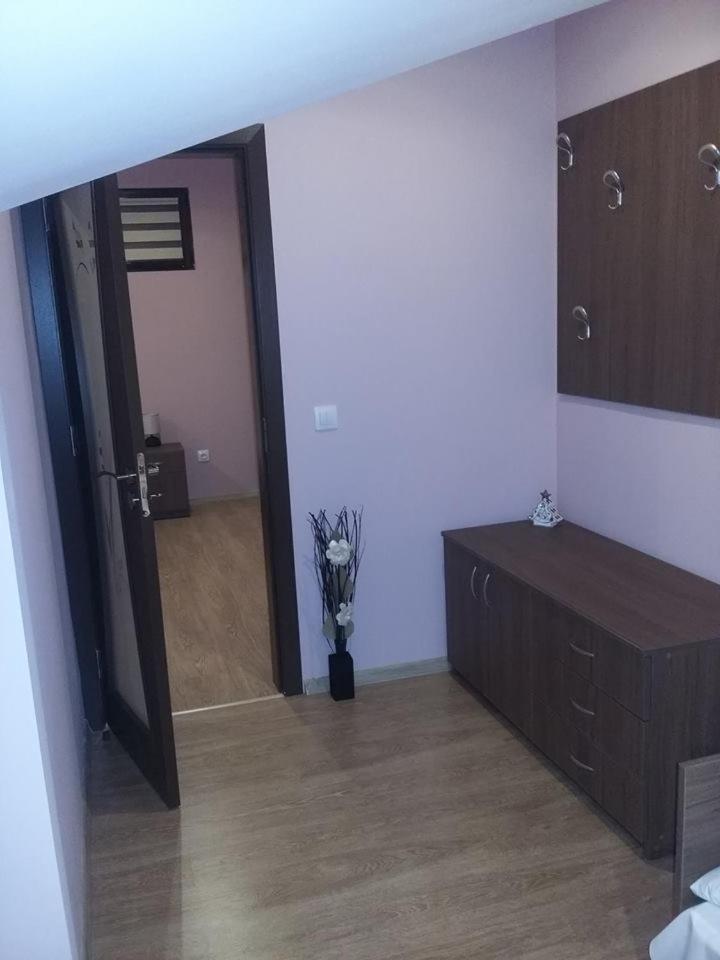 Guest House Ideal 사파레바바냐 외부 사진