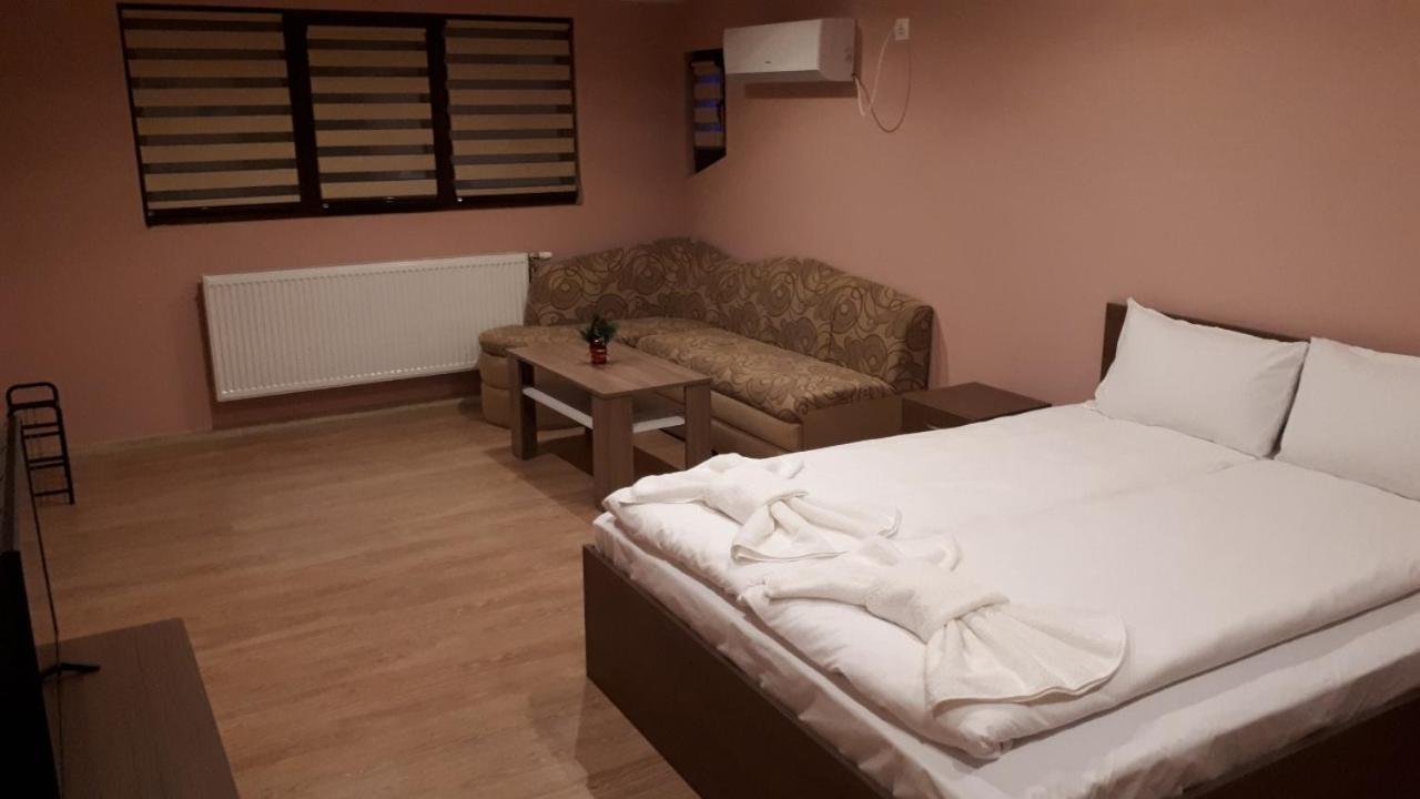 Guest House Ideal 사파레바바냐 외부 사진