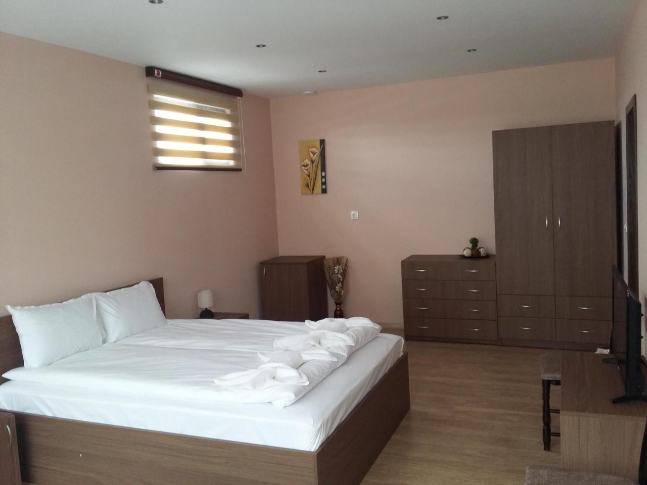 Guest House Ideal 사파레바바냐 외부 사진