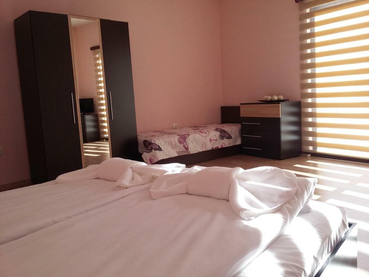 Guest House Ideal 사파레바바냐 외부 사진